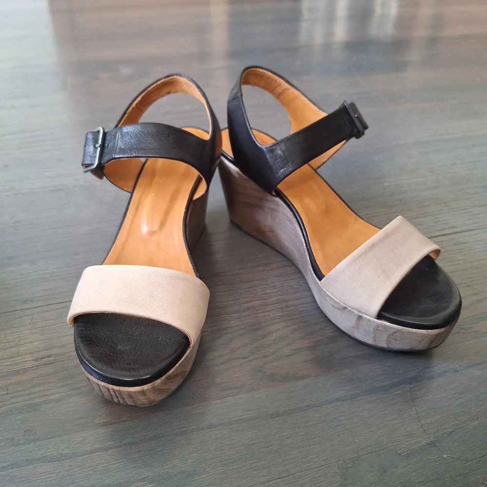 Coclico Black White Platform Wedge Sandals 38 EUC